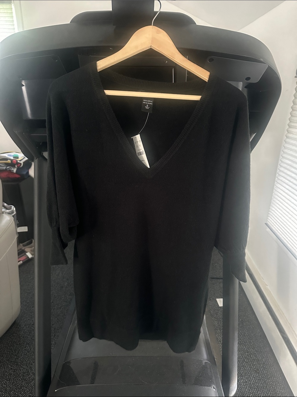 New York & Company Black V-Neck Sweater